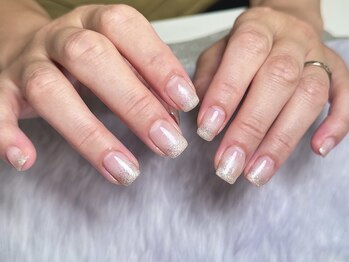 サラ ネイル(Sara Nail)/ラメMIX×グラデーション×上品