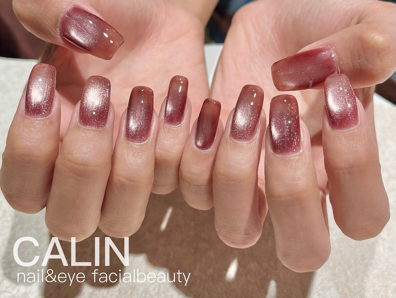 2025年-2026年冬トレンド】マグネットジェルのネイルデザイン集｜人気