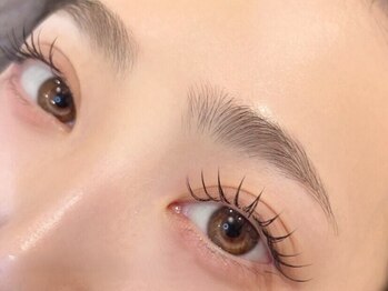 サロン ローズマリー(ROSE MARY)の写真/【夜23時まで】持続力に自信あり！超軽量フラットラッシュで、自まつ毛に負担をかけず理想の目元をキープ♪