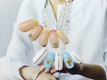 フェリシアネイル(FERECIA nail)/上:¥8980/下:¥9980