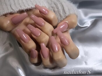 エス(S)の写真/シンプルだからこそ技術が光る★高技術で、艶やモチが自慢◎爪の形や長さにもこだわり美しいフォルムへ！