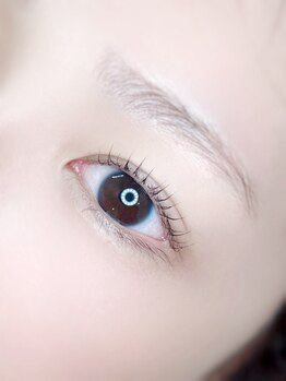 メメ(MEME)の写真/【駅から徒歩１０秒好立地サロン】丁寧なカウンセリングで一人一人の自まつげを見極めてキープ力、持続力◎