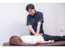 名古屋栄で肩こりと腰痛にリンパマッサージと骨盤矯正で姿勢改善する女性用整体院/骨盤矯正／姿勢矯正／頭痛矯正