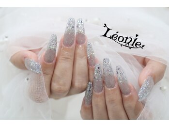 レオニー 千葉店(Leonie)の写真/【爪の形などコンプレックスを解消★】経験豊富なネイリストが自爪の状態を見極めて丁寧に施術いたし！