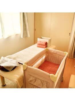 ボディラボらくなり/麻生の部屋 横にベビーベッド◎