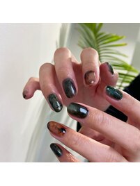 モスグリーン