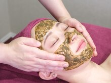 【ハーブオフピールコース（剥離なし）】こんな方にオススメ→角質除去／凸凹跡／シミ