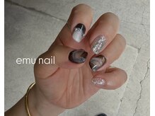 エム ネイル(emu nail)