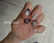 エム ネイル(emu nail)