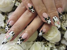 リングアリング(Ring a Ring)/モノトーンで可愛いネイル