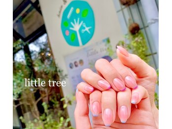 チークネイルに細ライン