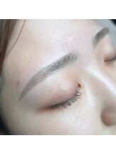 マユプラス 金山(MAYU+)/平行アーチ眉　アイブロウ　眉毛