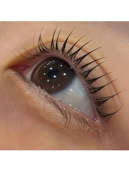 ナチュラル上品な目元にしたい