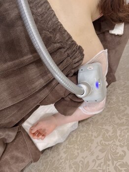 からだ工房の写真/頑固なハミ肉にW攻撃で徹底燃焼◆【ハミ肉・浮き輪腹撃退！】脂肪冷却＆電磁パルスEMS¥19800→¥12800