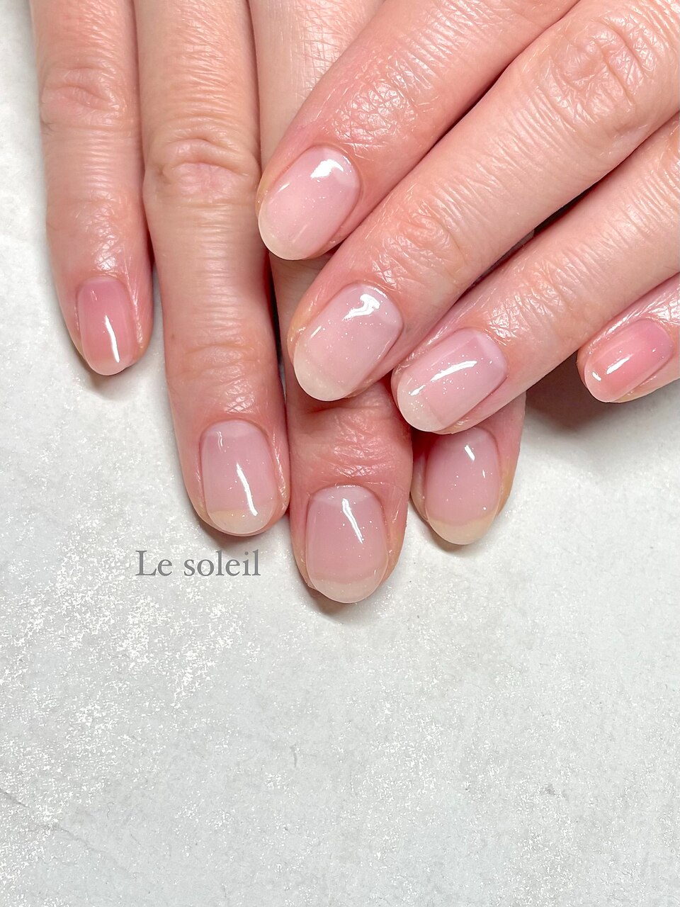 2026年冬トレンド】ホワイト ワンカラー ハンドのネイルデザイン集