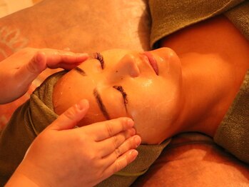 720(ナナニイゼロ)/お顔のもみほぐしフェイシャル