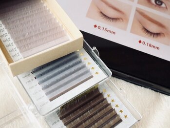キリン(kirin)の写真/自毛のようなnaturalな仕上がり♪デザインや種類が豊富◎フラットラッシュは太さ0.1mm～ご用意☆