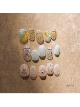 シルニー リム(Silny rim)/アシンメトリーニュアンスネイル