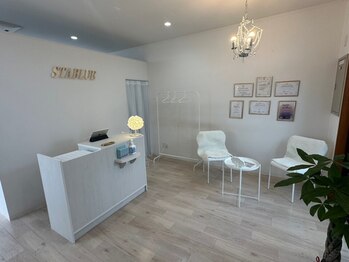 スタブル 水戸店(STABLUE)の写真/【グループ全店口コミ高評価のまつげパーマ・眉毛専門店！】コスパ◎水戸駅から車で8分で専用駐車場あり☆