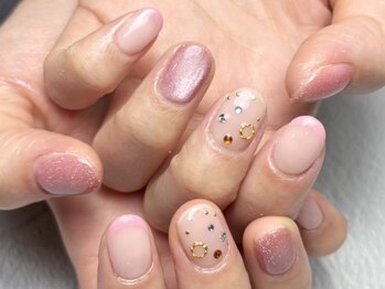 アウロラ 代々木上原(AURORA)の写真/季節・トレンドに合わせた最旬デザインを多数ご用意♪デザインにお悩みの方にもおすすめ◎4500円～ご案内☆