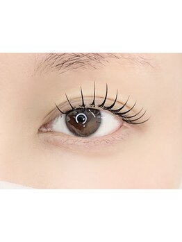 ナチュラル上品な目元にしたい