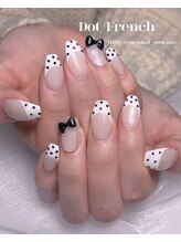 モナールアンド(MONNAL&)/ドットフレンチネイル