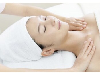 ルミヌーズ(Lumineuse)/ボディー45分+フェイシャル60分