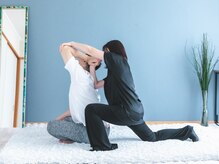 ポライトリー(politely)の雰囲気（タイ古式で全身を伸ばすことでコリやストレスの軽減に◎）
