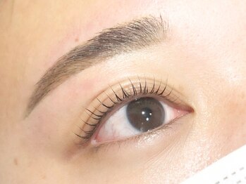 クレビア(CreBiA)/眉毛スタイリング