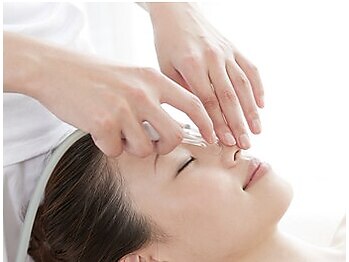 BUPURA 姫路北条店【6月 OPEN(予定)】の写真/【徹底小顔+毛穴洗浄♪BUPURA式頭蓋骨小顔骨格矯正+毛穴洗浄】毛穴ケアでなめらかツヤ美肌へ!