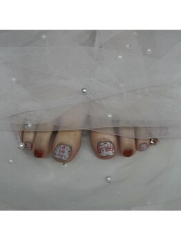 ネイルチップス 霧島店(NAIL TIPS)の写真/夏本番！フットネイルを華やかに飾る手描きアートが人気。旬の指先【写真：7500円】