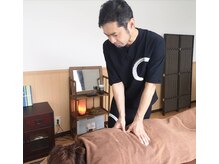 神楽の雰囲気（ベテラン施術者がしっかりツボをとらえた的確な施術を行います。）