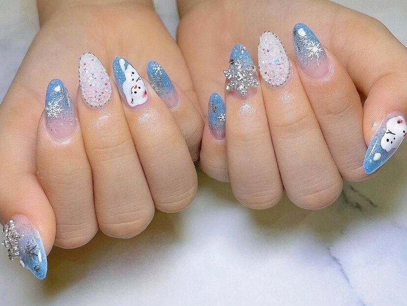 2026年春トレンド】ブルー カラーグラデーションのネイルデザイン集