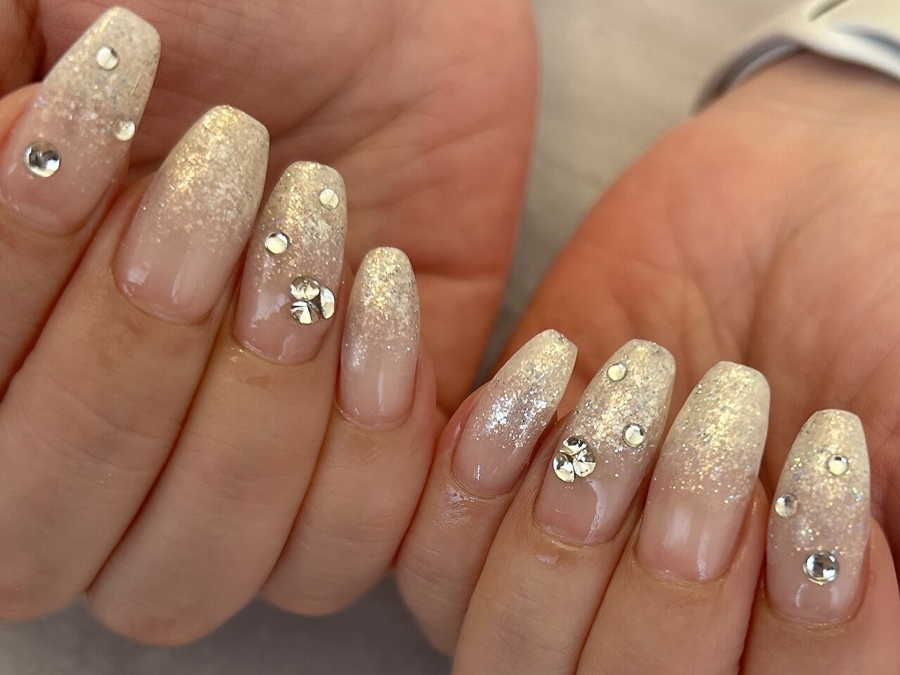 プロフ必読　様　　ホワイトワンカラー 2026年冬トレンド】ホワイト スーパーロングのネイルデザイン集