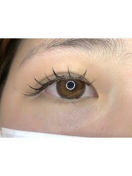 ナチュラル上品な目元にしたい