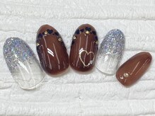 ハニービービー(Honey Bee Bee)/ハート柄フレンチネイル