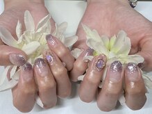 オフトゥール アトリエ カオ キャンアイドレッシー 鶴見店(ofuturo kao)の雰囲気（☆春夏ネイル☆ラメグラデーションをベースデザイン☆）