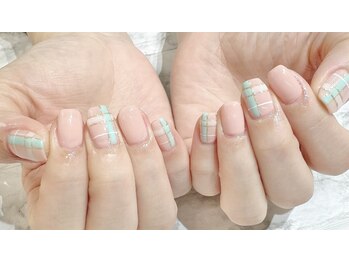 アリイネイルズ(ALII Nails)/チェックネイル
