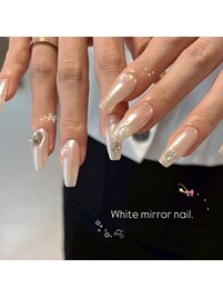 ホワイトミラーネイル