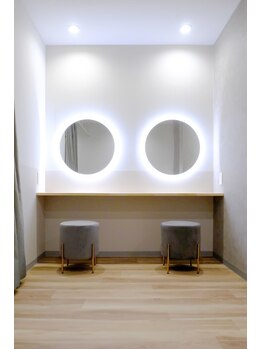 レア バイ ダム(le'a by dam)/メイクルーム