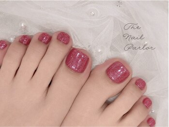 ザ ネイル パーラー 博多駅(The Nail Parlor)の写真/【サンダル映えは足元から】長持ちネイル×丁寧ケアで見違える足元に。貸切空間でゆったり夏支度♪