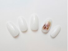 アヴィニール 表参道(Avenir)/ホワイトニュアンスネイル