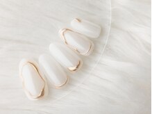 ヴァンネイル(VINGT NAIL nail&eye beauty)/白でおしゃれなニュアンスネイル