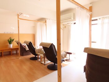 ココロ 都立大学/自然な明かりが丁度よい店内