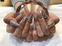 エスフィーネイルサロン ブリーユ(Esfy nailsalon Brille)/ゴールドネイル