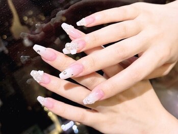 サロンドゥードゥー(SALON DOUDOU)の写真/流行りの長さだしワンホンネイル＊長さ出しも得意のサロン！亀裂・折れてしまった爪もお任せください◎