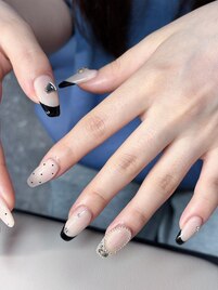 韓国モノクロネイル