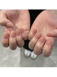 チークネイルに細フレンチ