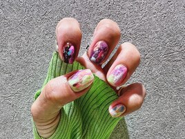 派手色ニュアンス