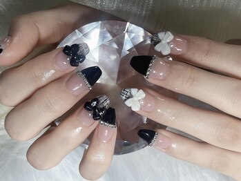 ネイルズバー 新宿店(Nails Bar)/ブラックホワイトフラワーネイル